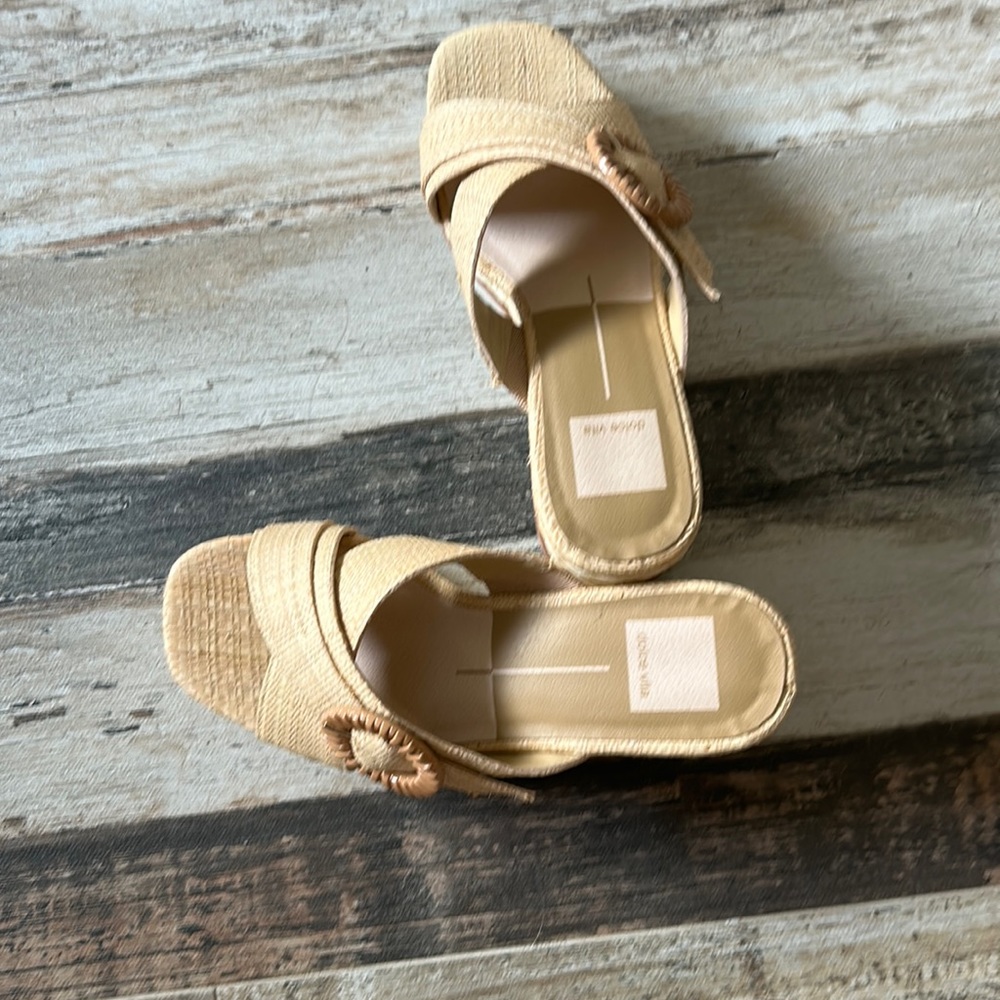 A study in mixed media, LUIZ is our must-have platform wedge for spring.